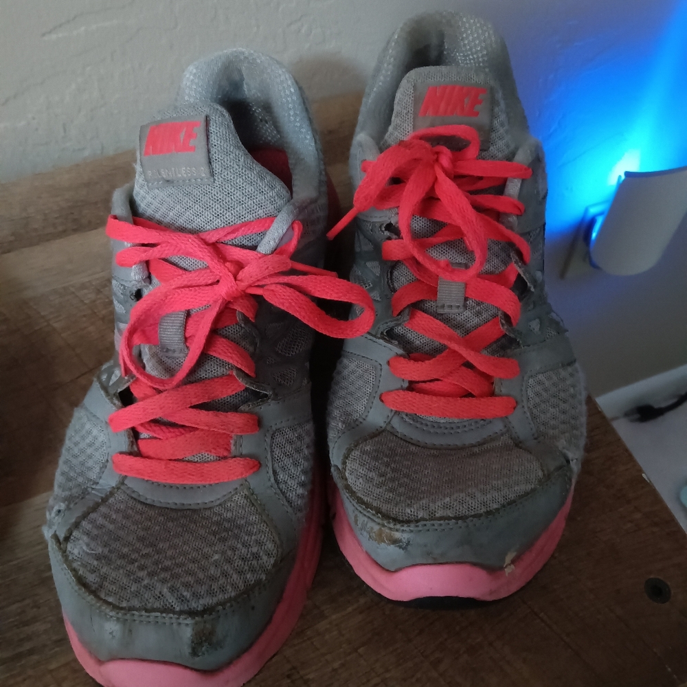Nike size 10 shoes